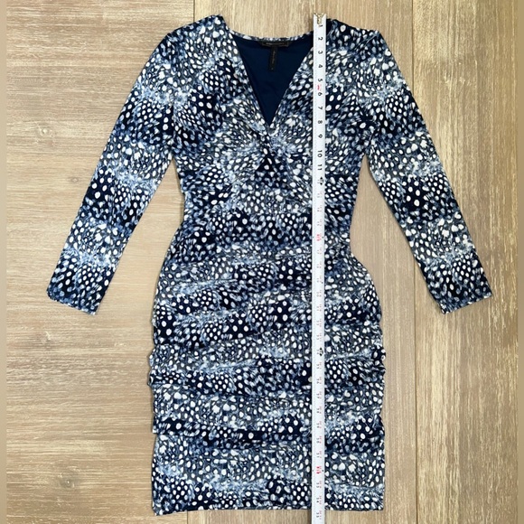 BCBGMaxAzria Ray Bodycon Dress Carbon Combo Print Sky Blue White S Chic Sexy - Picture 8 of 8